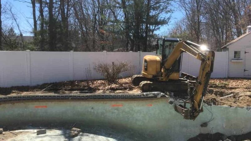 How to Safely and Efficiently Remove Your Swimming Pool