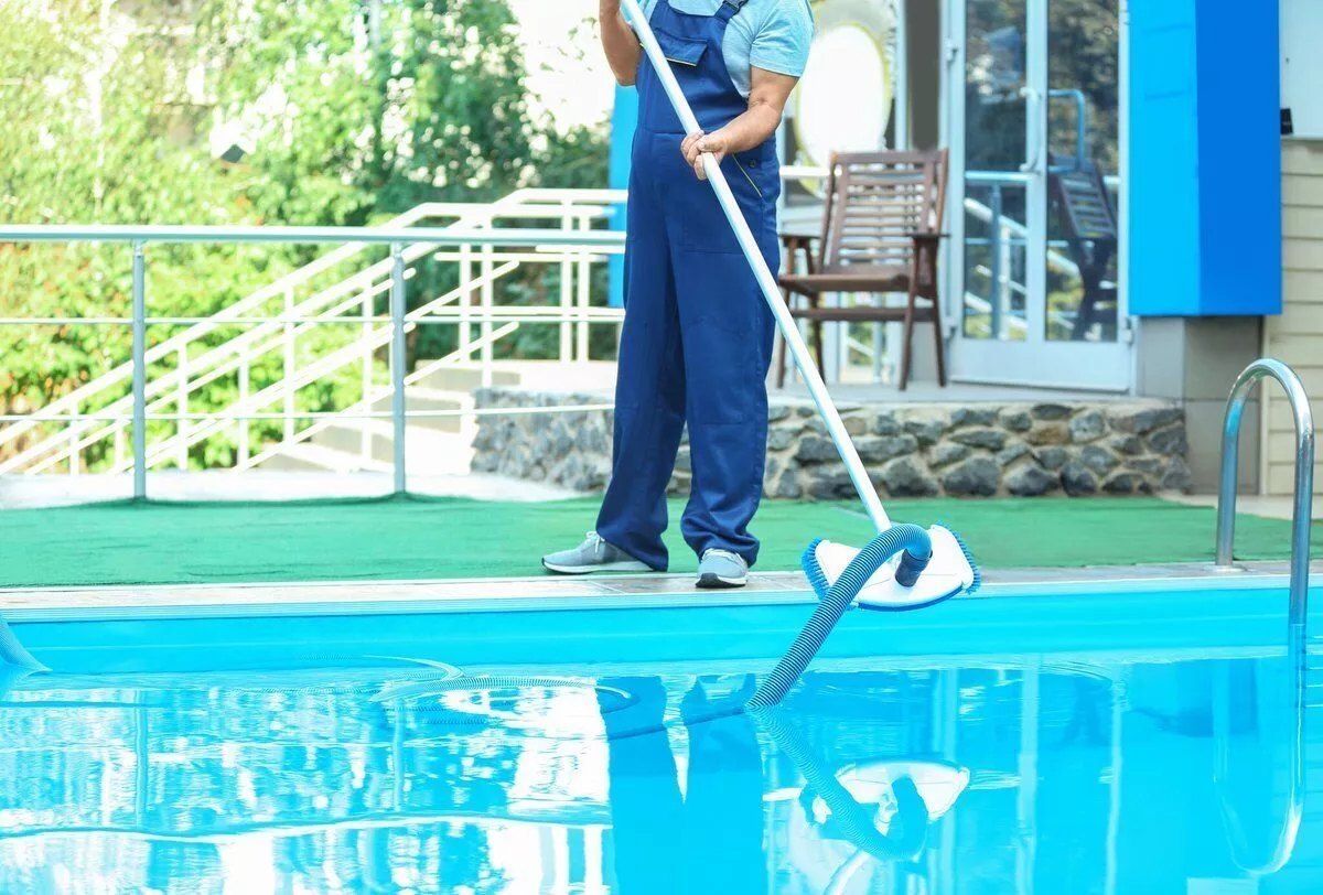 Swimming Pool Cleaning: Essential Tips and Services for a Sparkling Pool