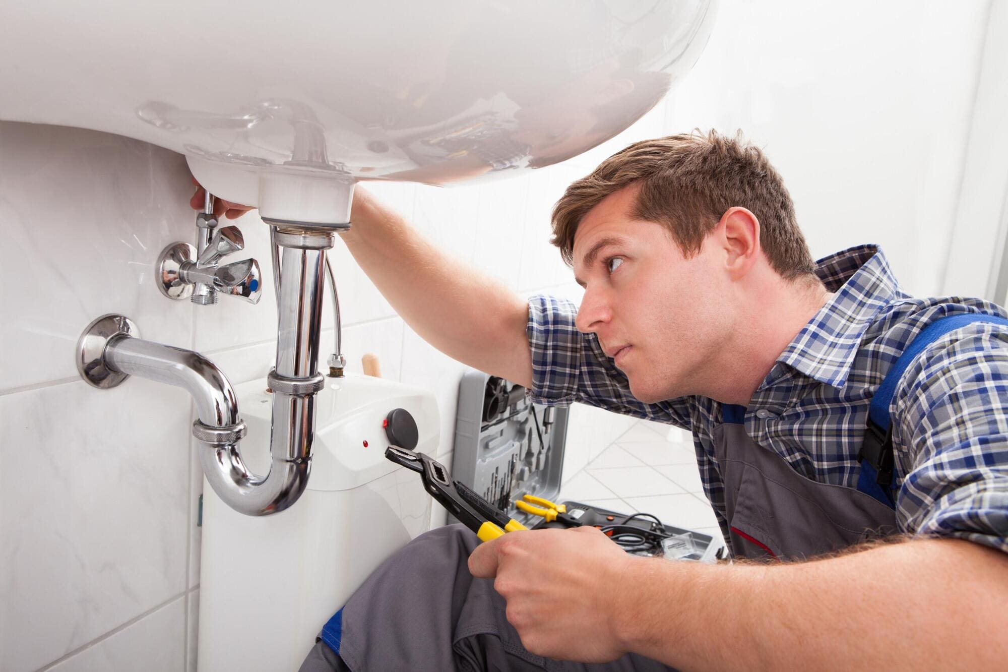 Expert Commercial Plumbing Services Guide & Tips Today